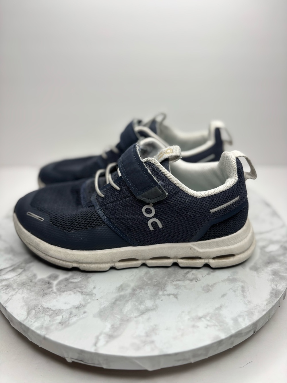 Size 13.5-On Cloud Unisex Kids Athletic Sneakers Blue/White Hook & Loop Mesh